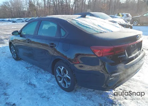 2021 Kia Forte Lxs z USA, uszkodzony, nr VIN 3KPF24AD6ME333281